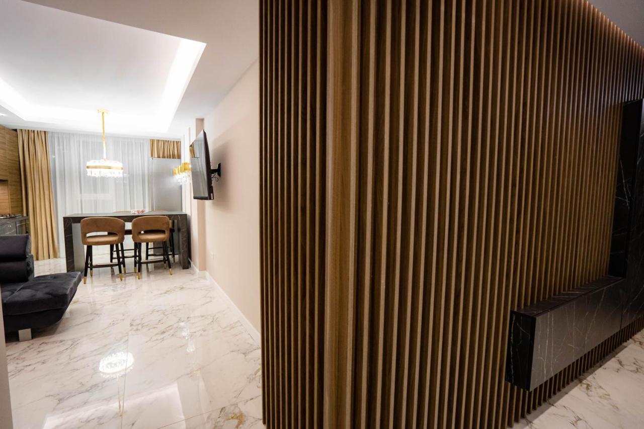Deluxe Aparthotel Marwell Residence 수체아바 외부 사진