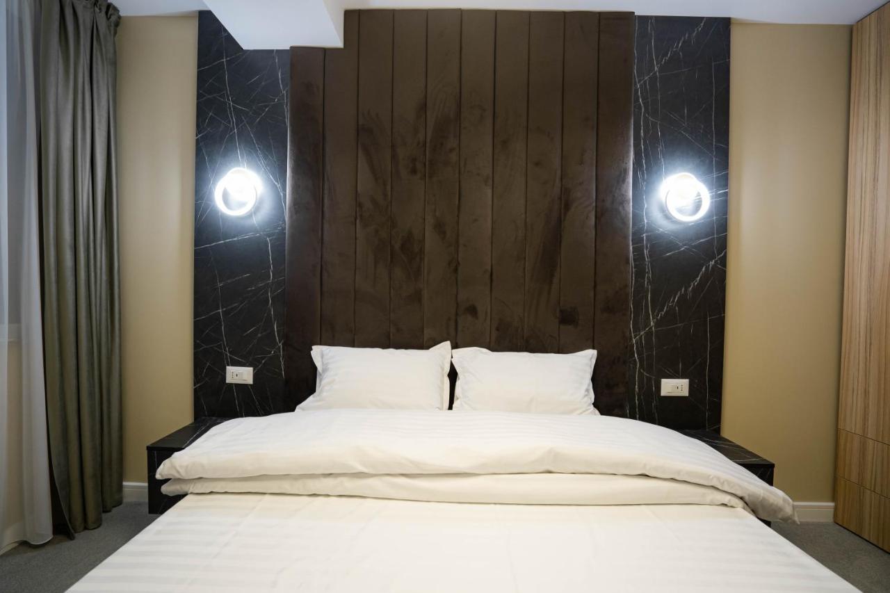 Deluxe Aparthotel Marwell Residence 수체아바 외부 사진