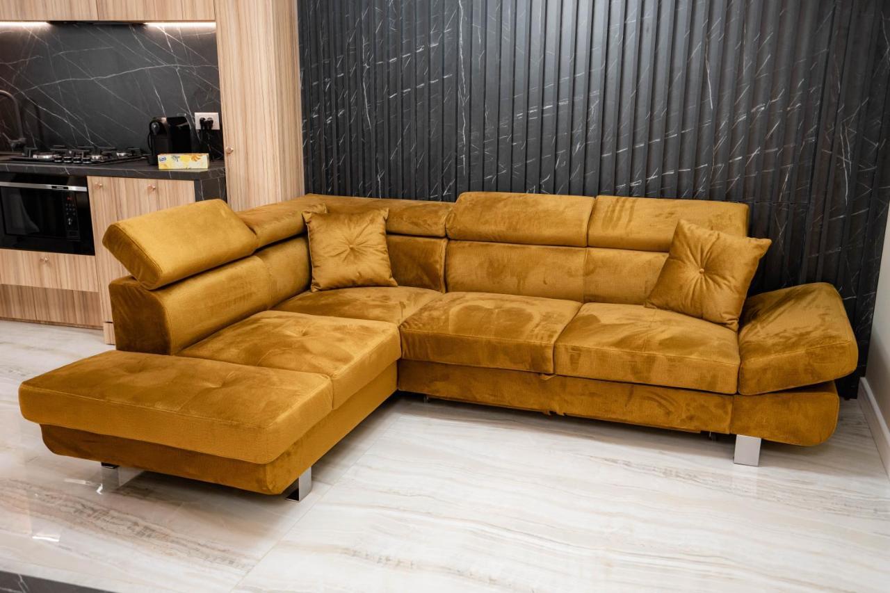 Deluxe Aparthotel Marwell Residence 수체아바 외부 사진