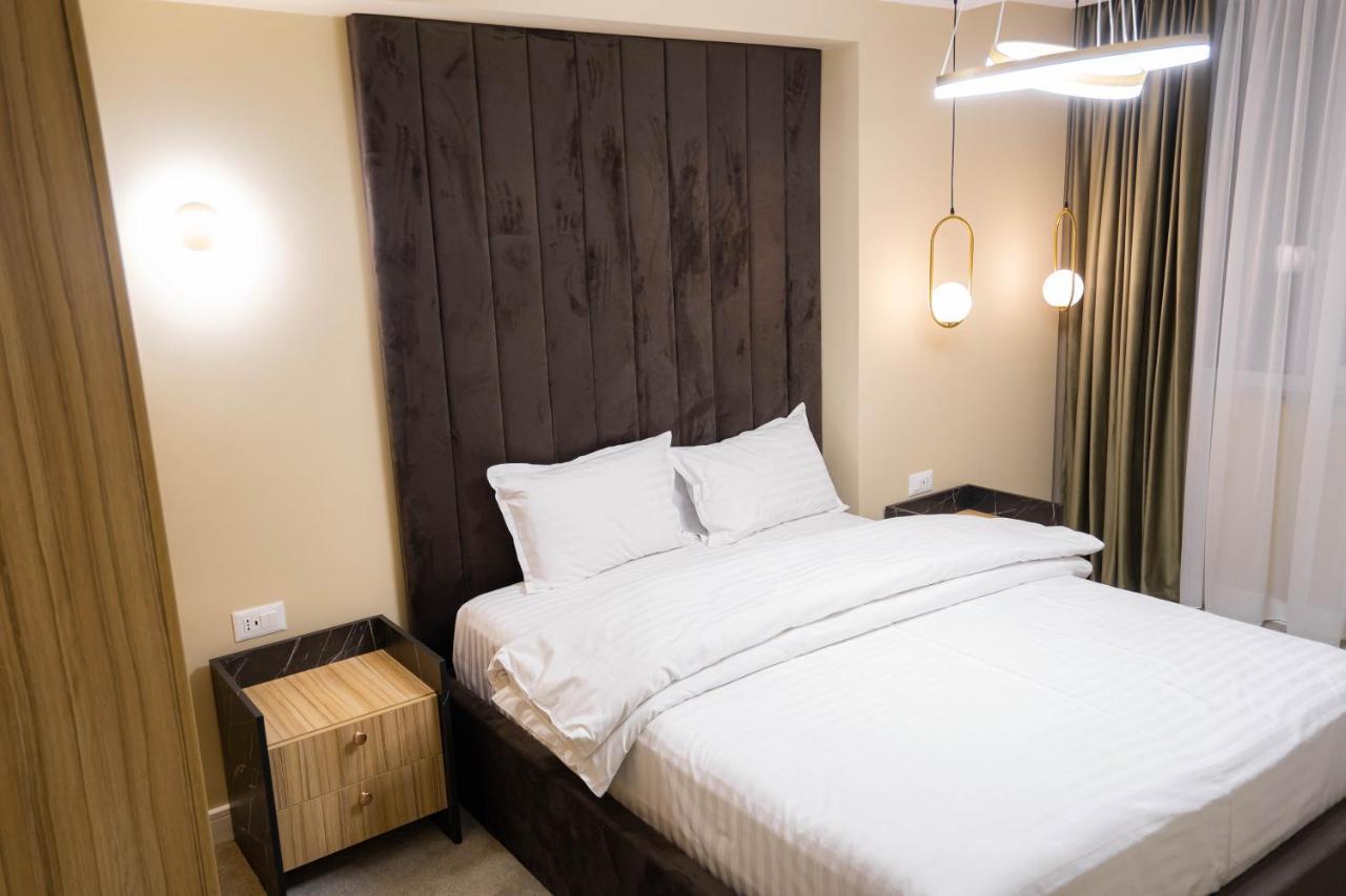Deluxe Aparthotel Marwell Residence 수체아바 외부 사진