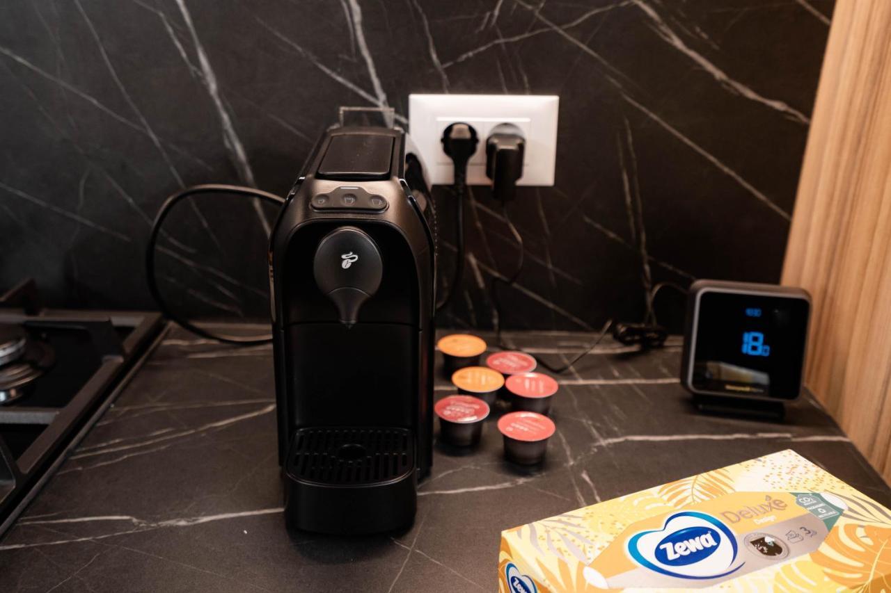 Deluxe Aparthotel Marwell Residence 수체아바 외부 사진