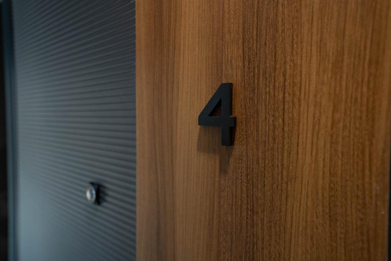 Deluxe Aparthotel Marwell Residence 수체아바 외부 사진