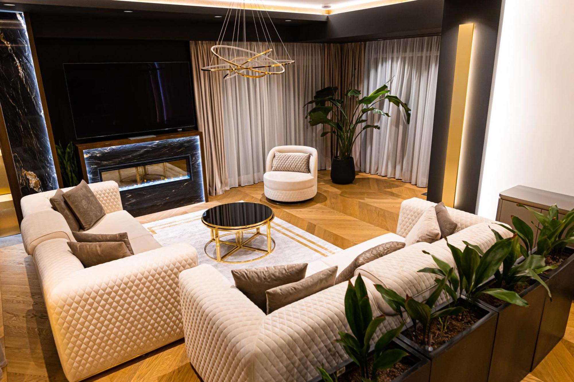 Deluxe Aparthotel Marwell Residence 수체아바 외부 사진